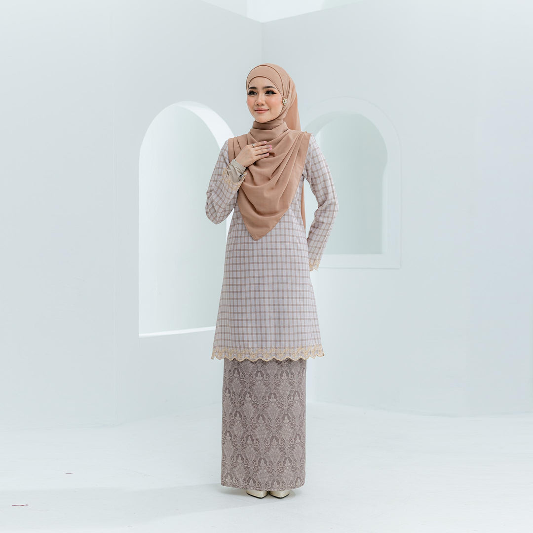 KURUNG JASLEENA