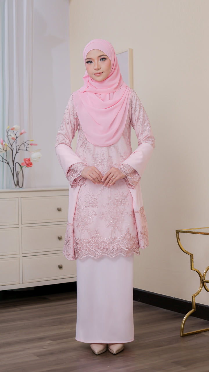 Kurung Veena