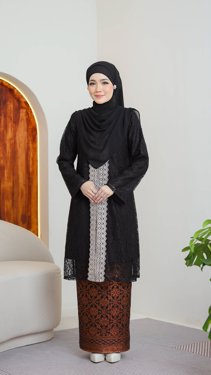 Kurung Reena