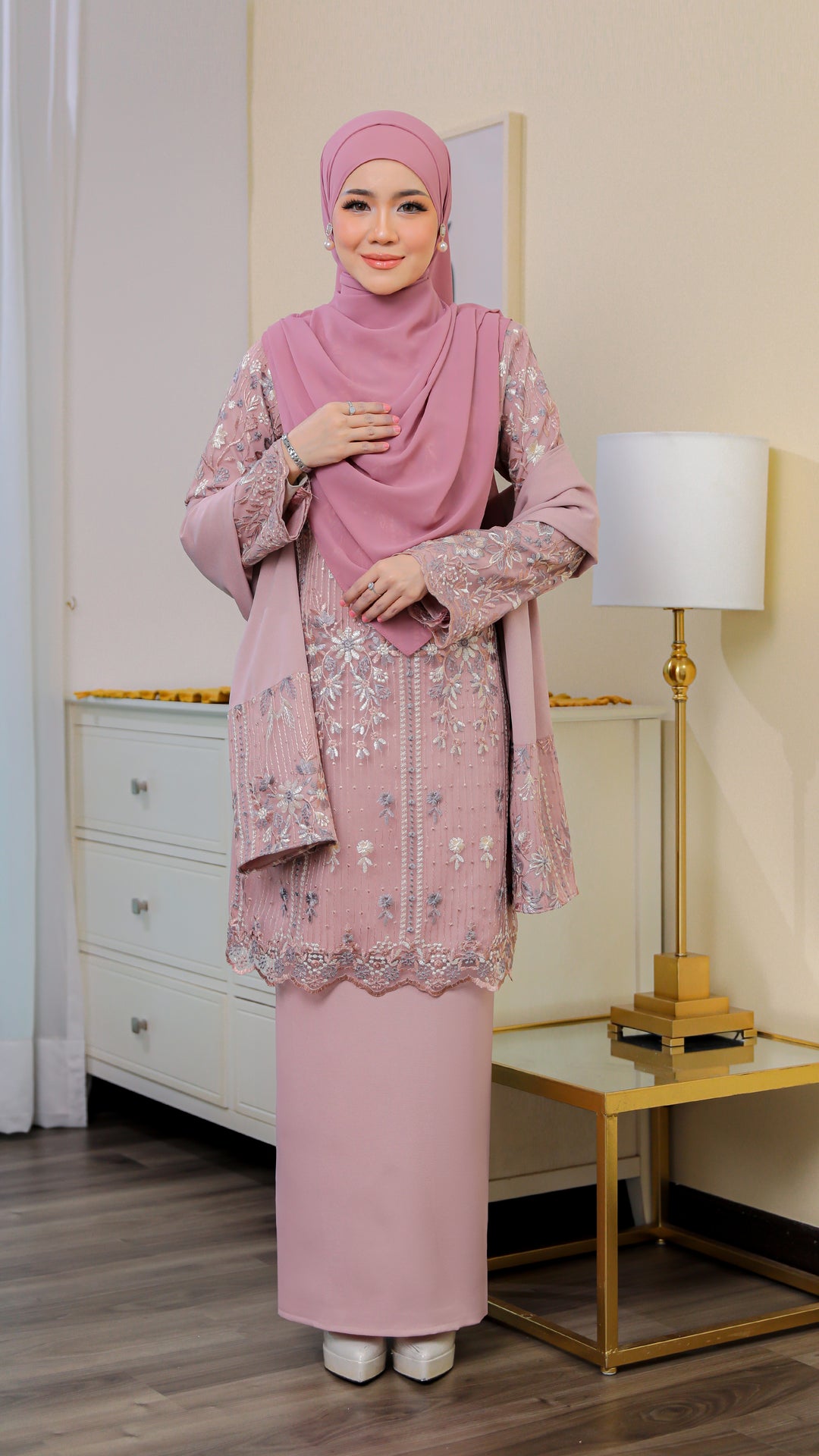 Kurung Nayla