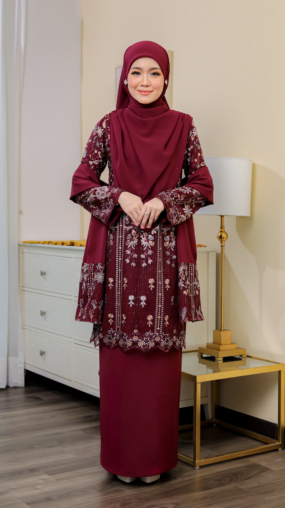 Kurung Nayla