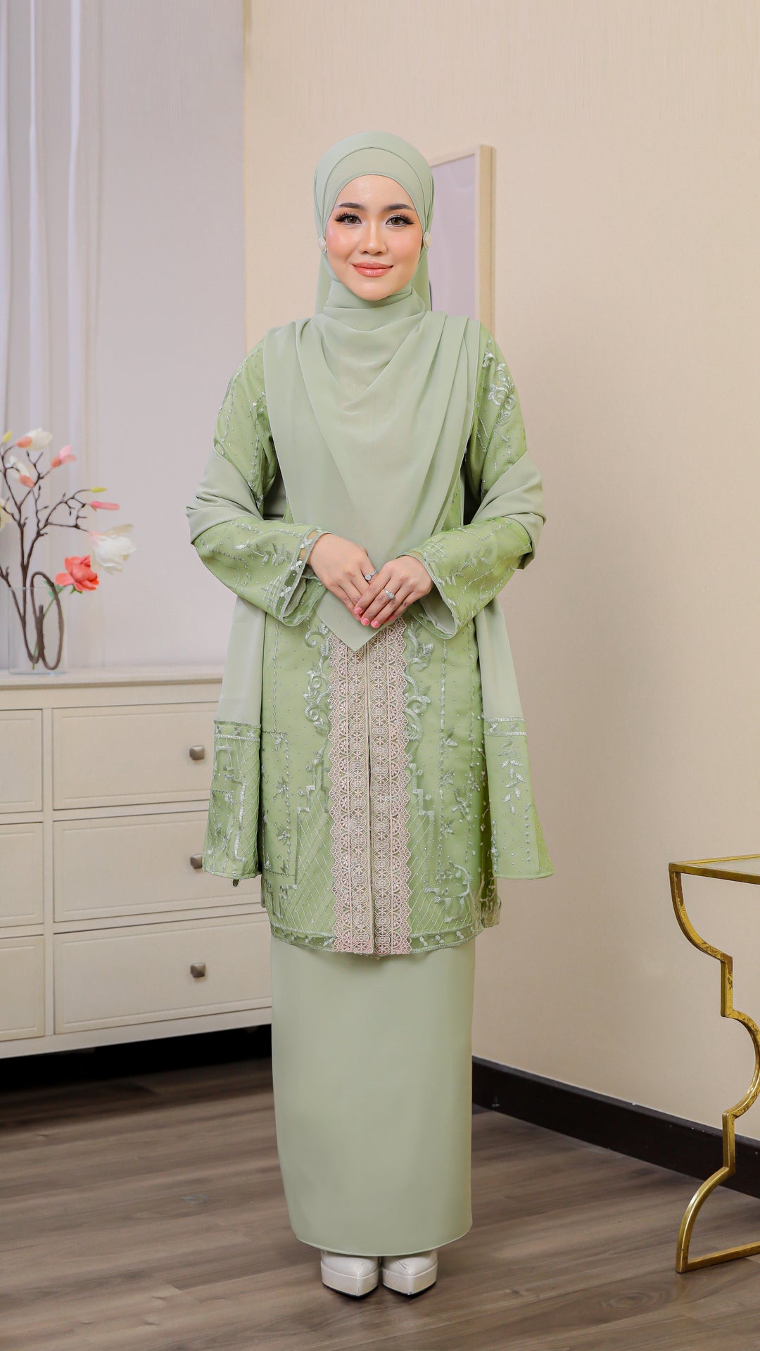 Kurung Qistina