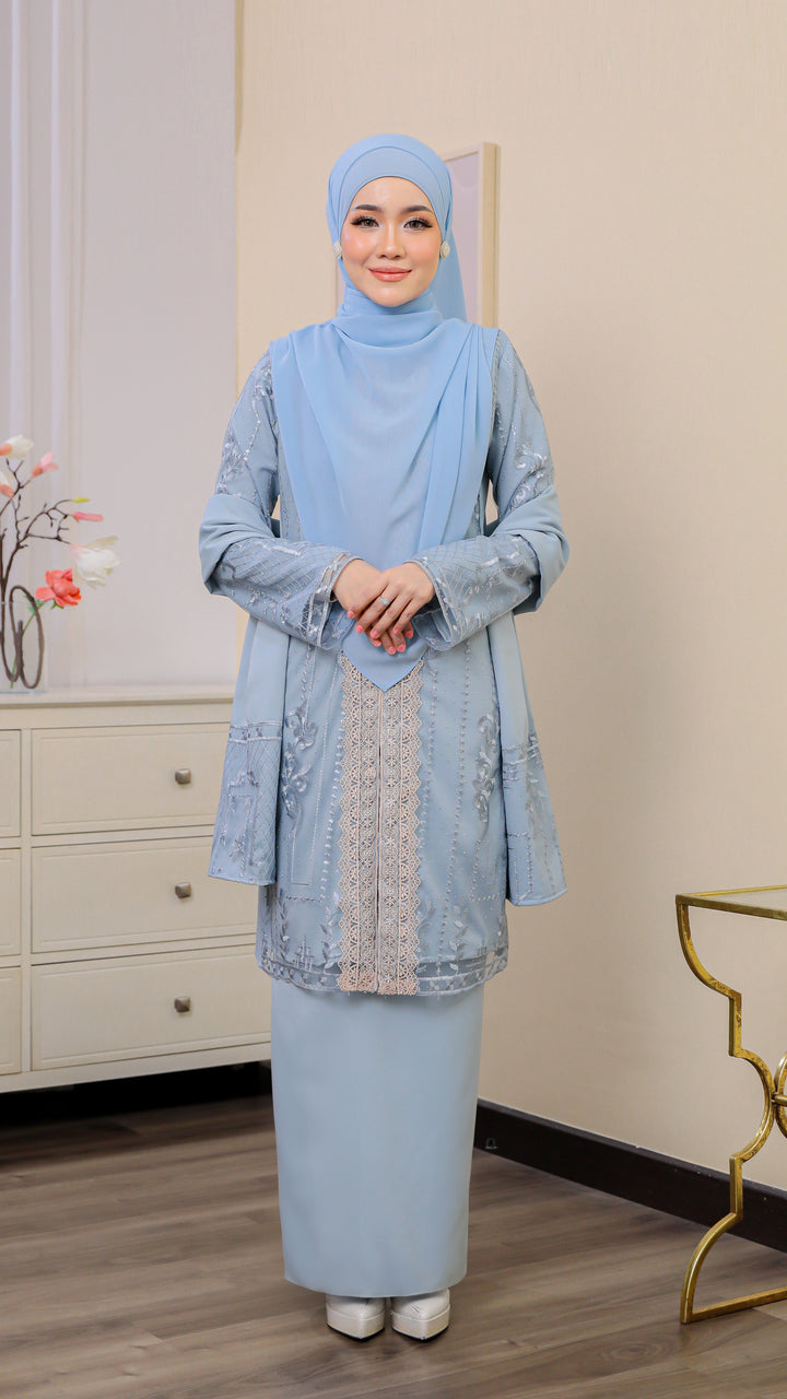 Kurung Qistina