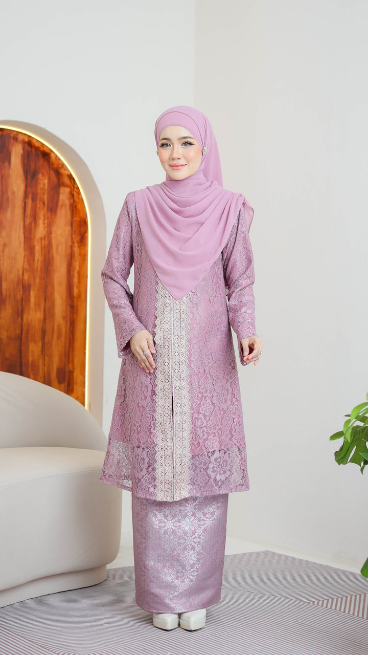 Kurung Reena