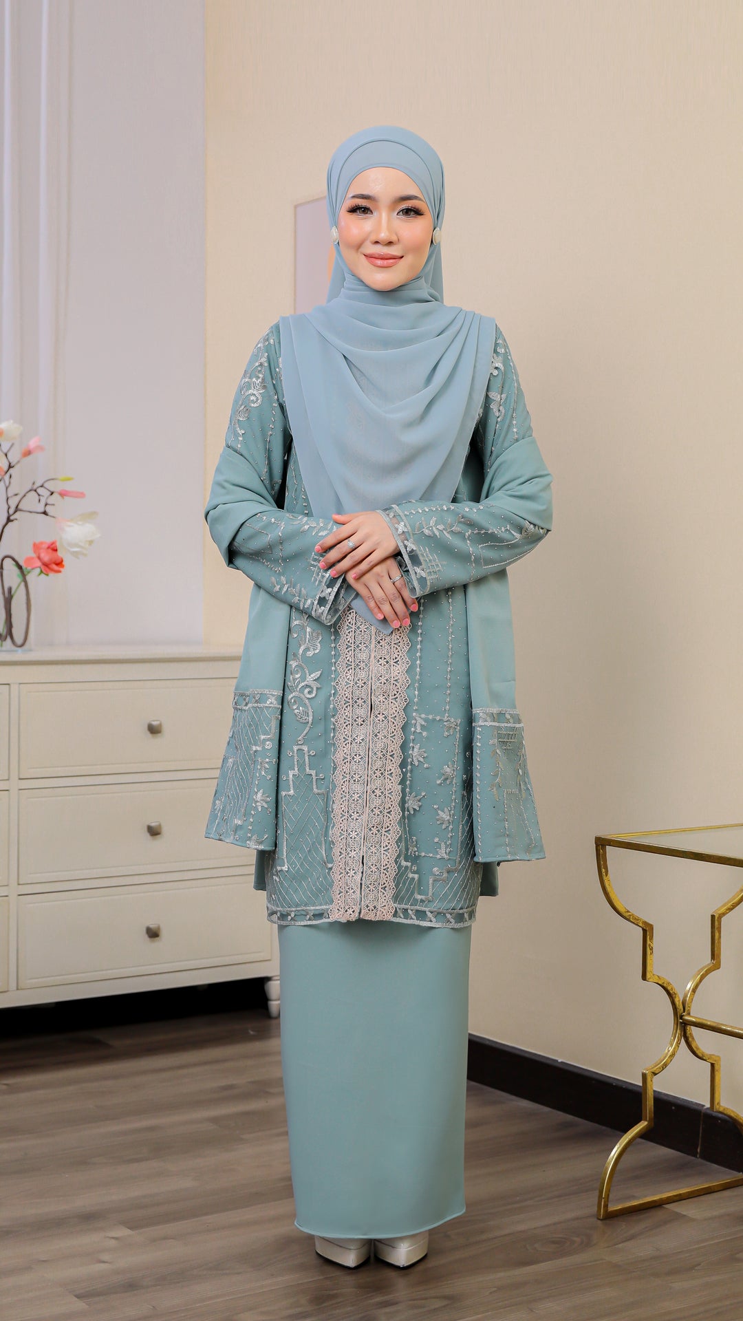 Kurung Qistina