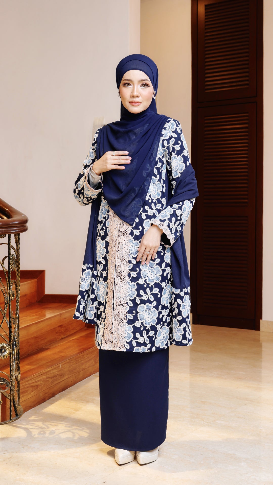 Kurung Tania