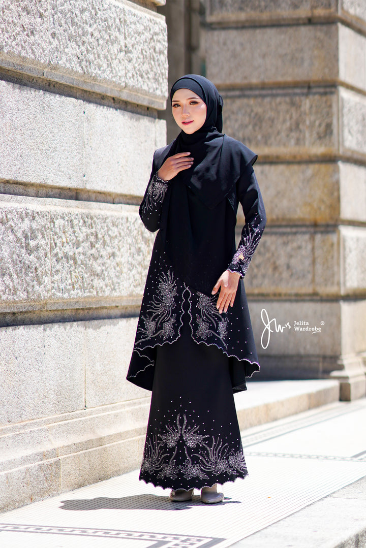 Kurung Helena