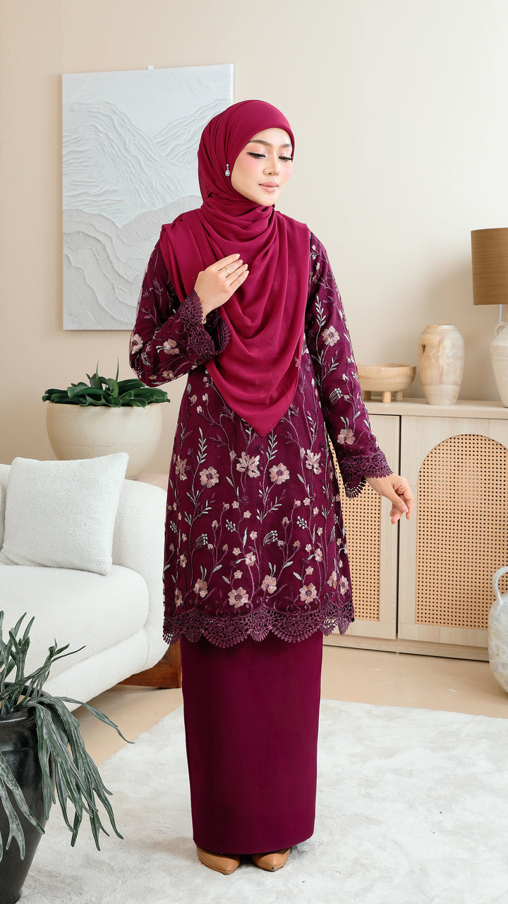 Kurung Qarisna