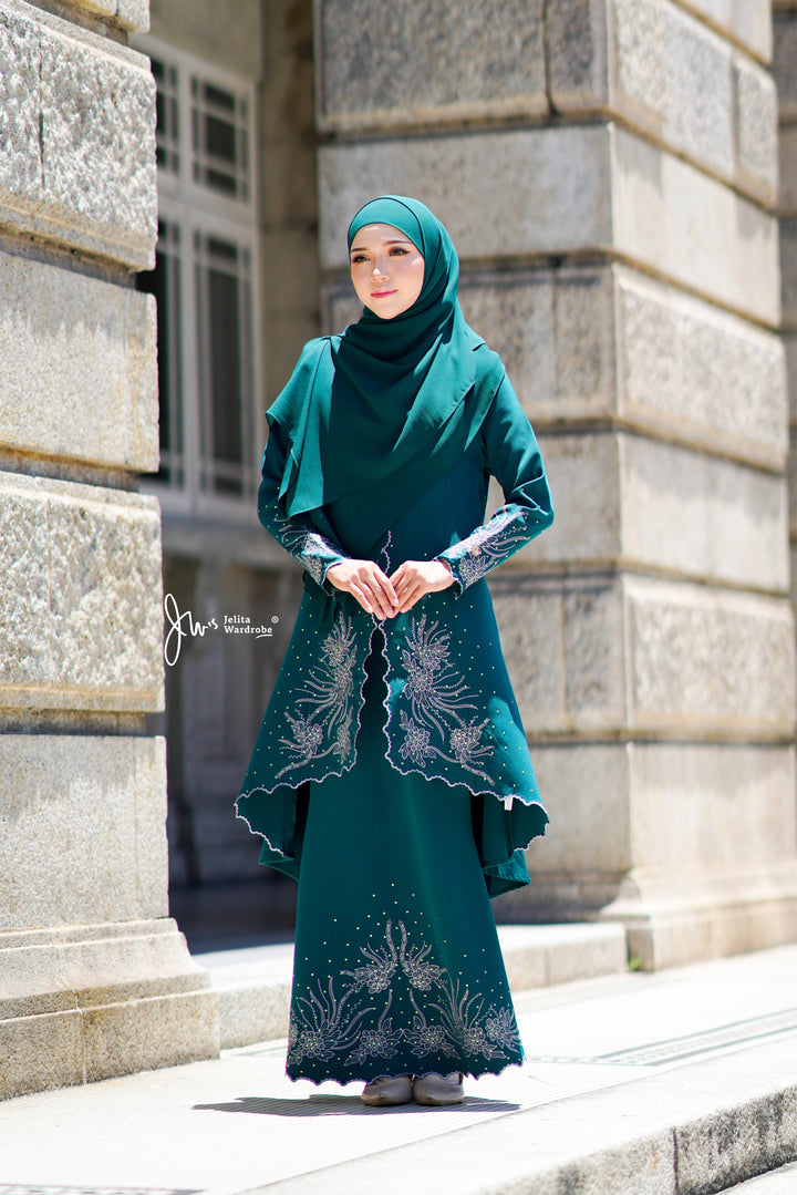 Kurung Helena