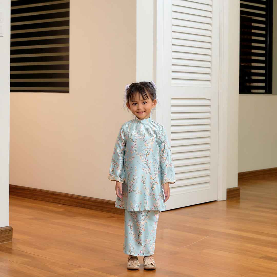 Kurung Uyaina Kids