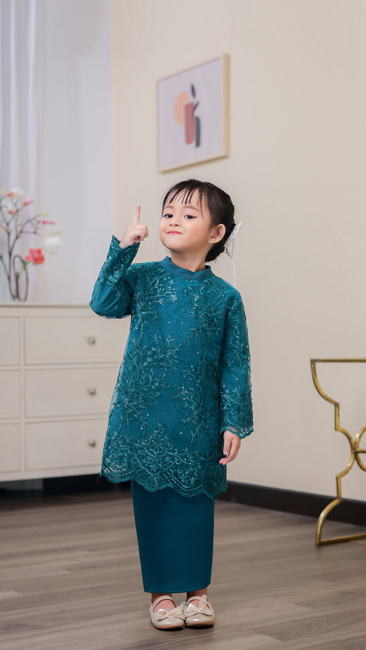 Kurung Veena Kids