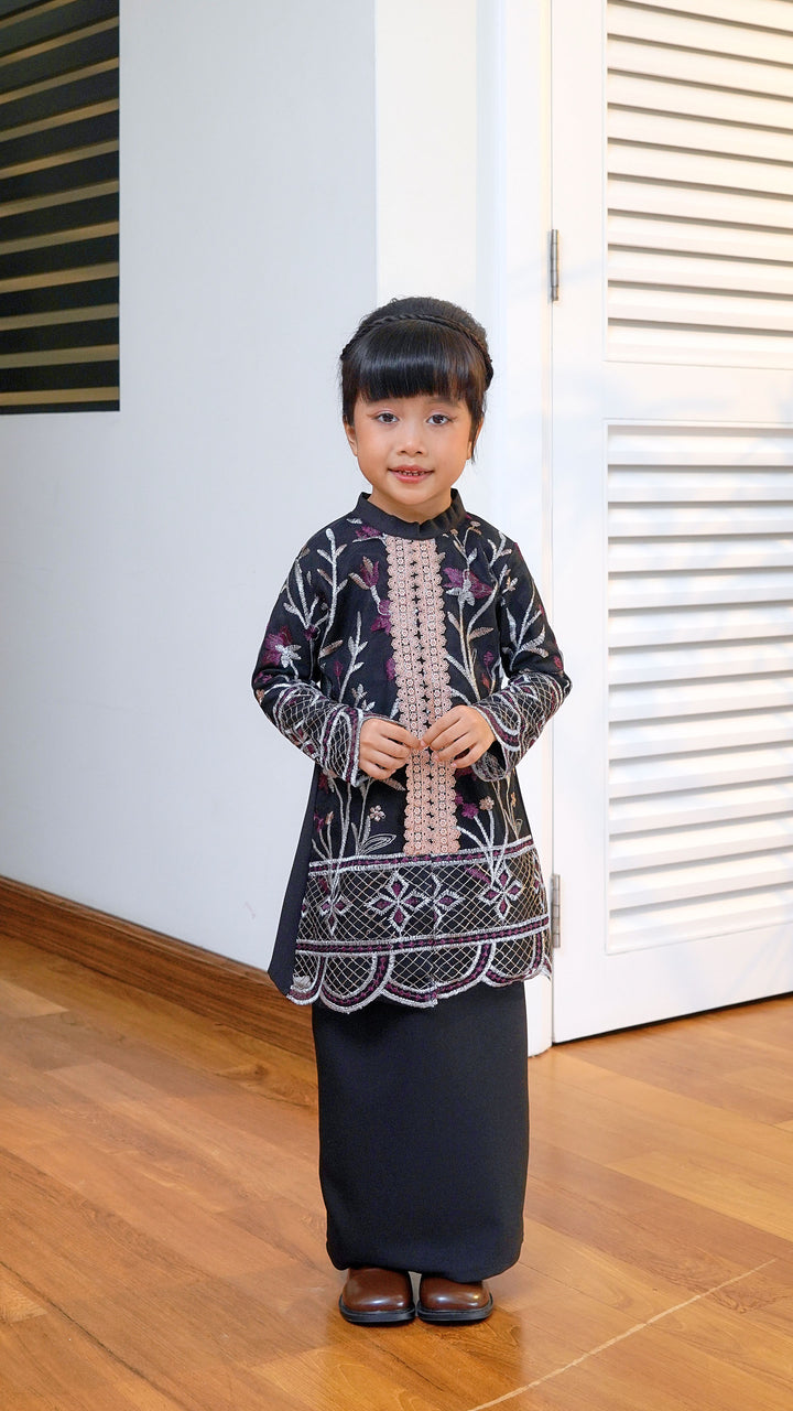 Kurung Skyra V1 Kids