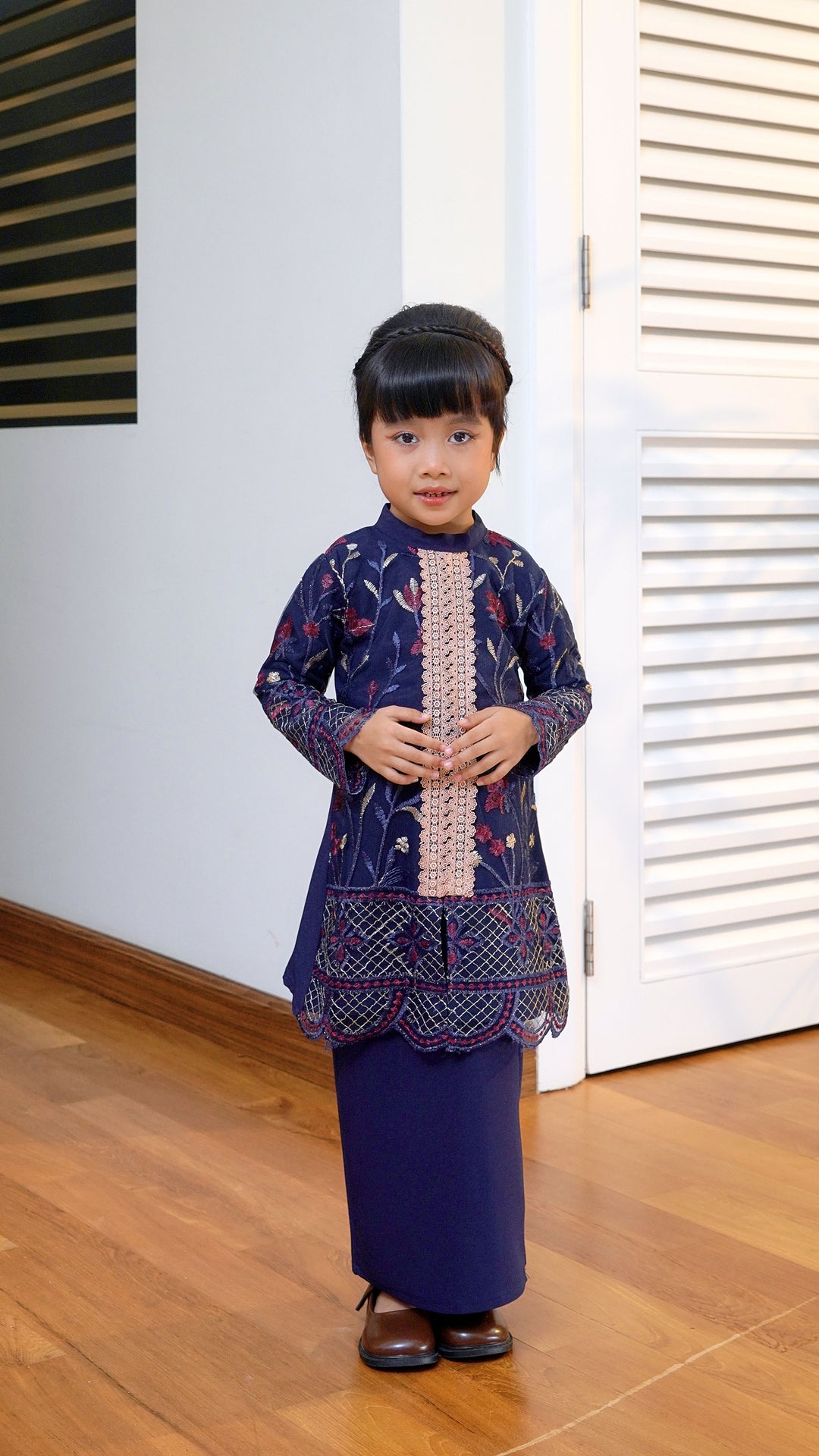 Kurung Skyra V1 Kids