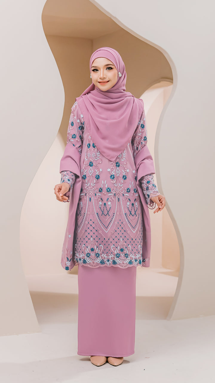 Kurung Qalisha