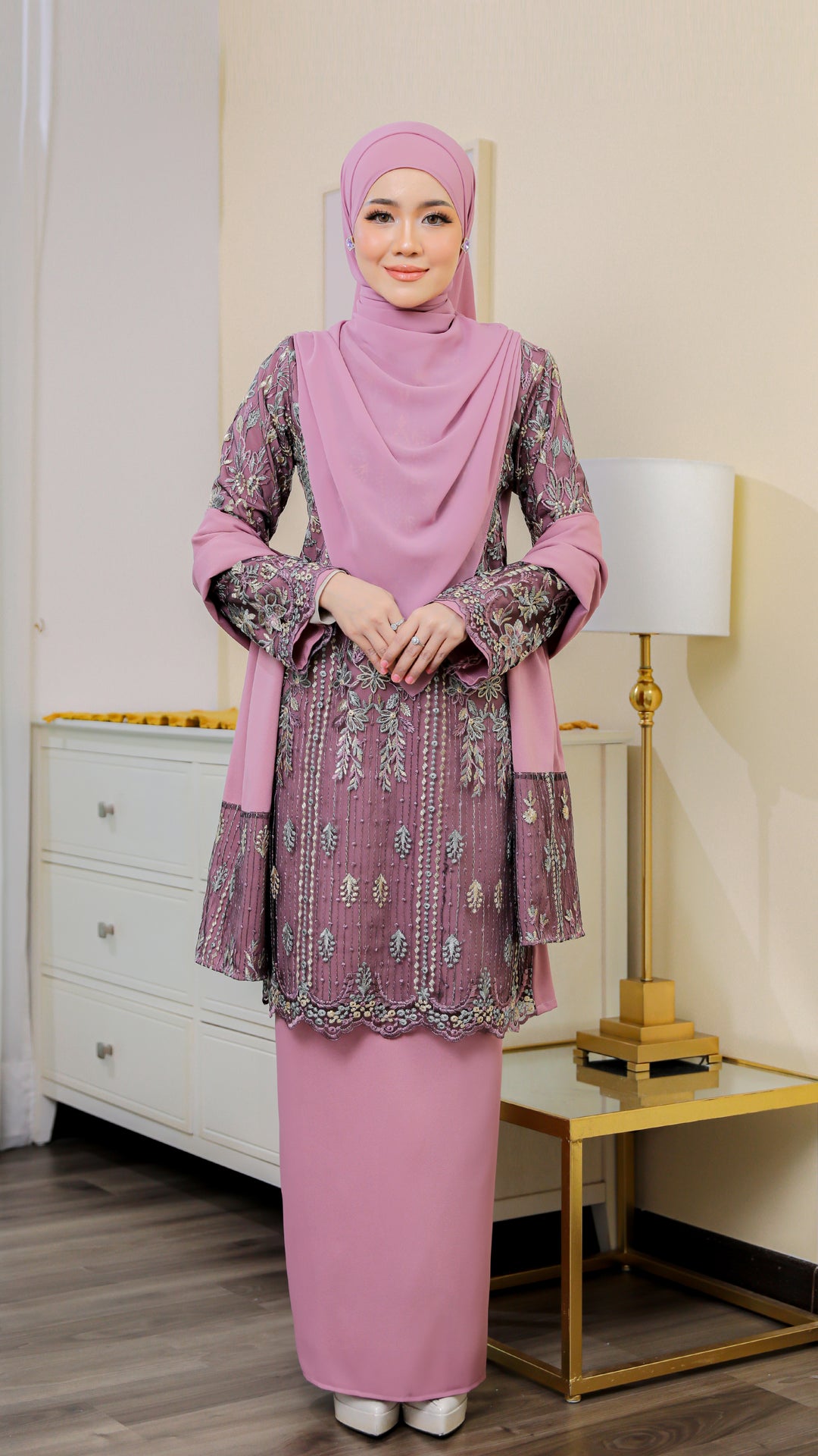 Kurung Nayla