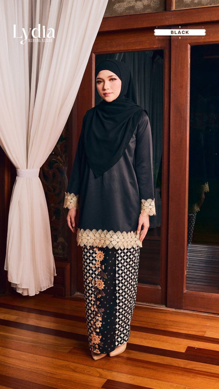 Kurung Lydia