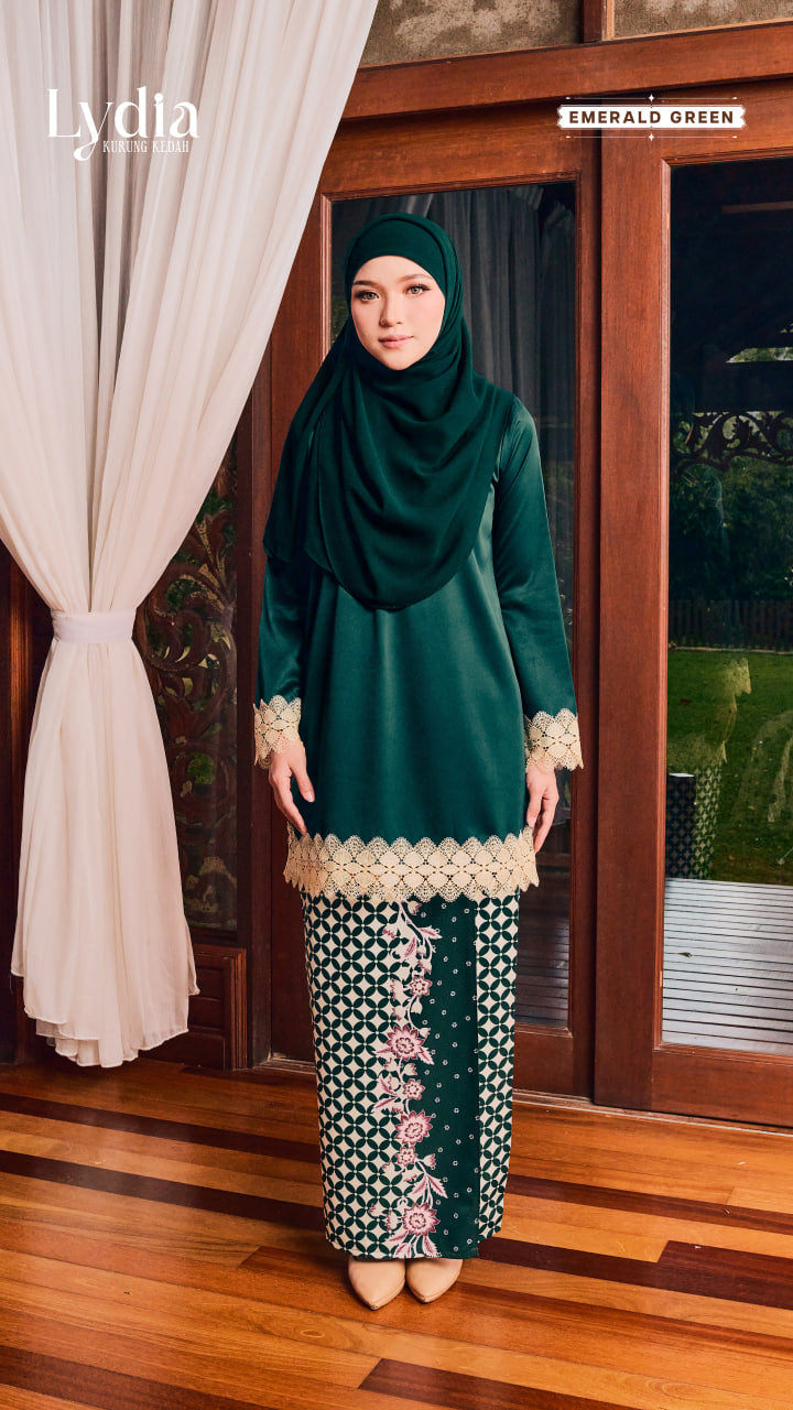 Kurung Lydia